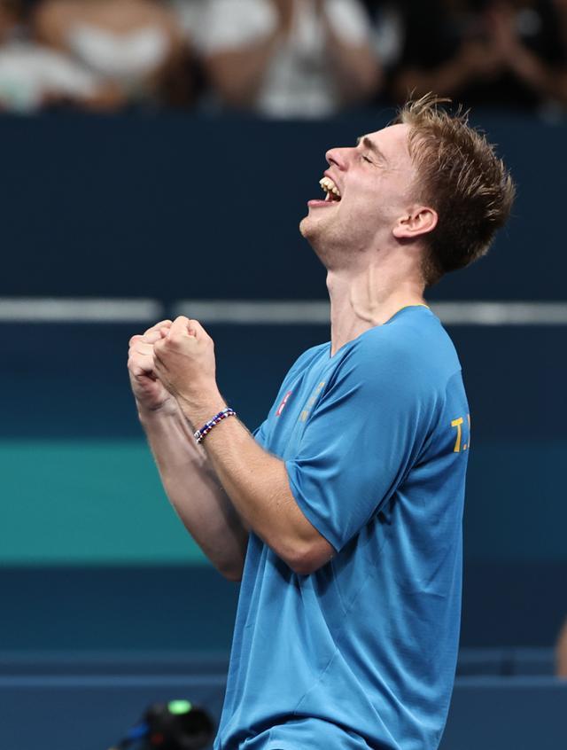 令人扼腕的 令人扼腕的